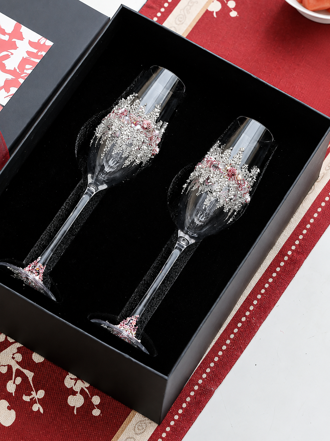 Newlywed Celebration Champagne Glass Set – Elegant Bridal Gift Pair